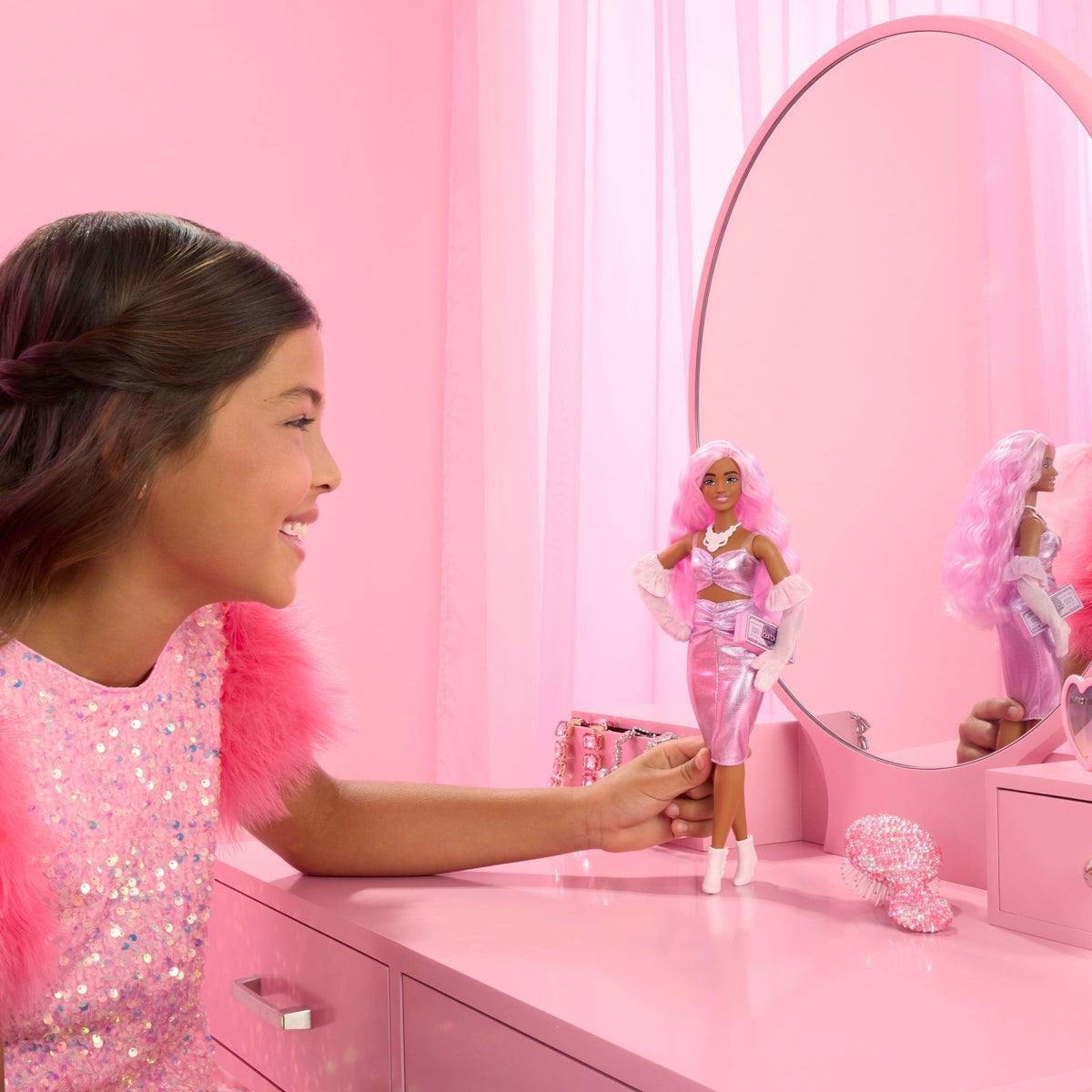 Barbie  Style de Luxe  Poupée 1, Robe Barbiecore, Cheveux Roses