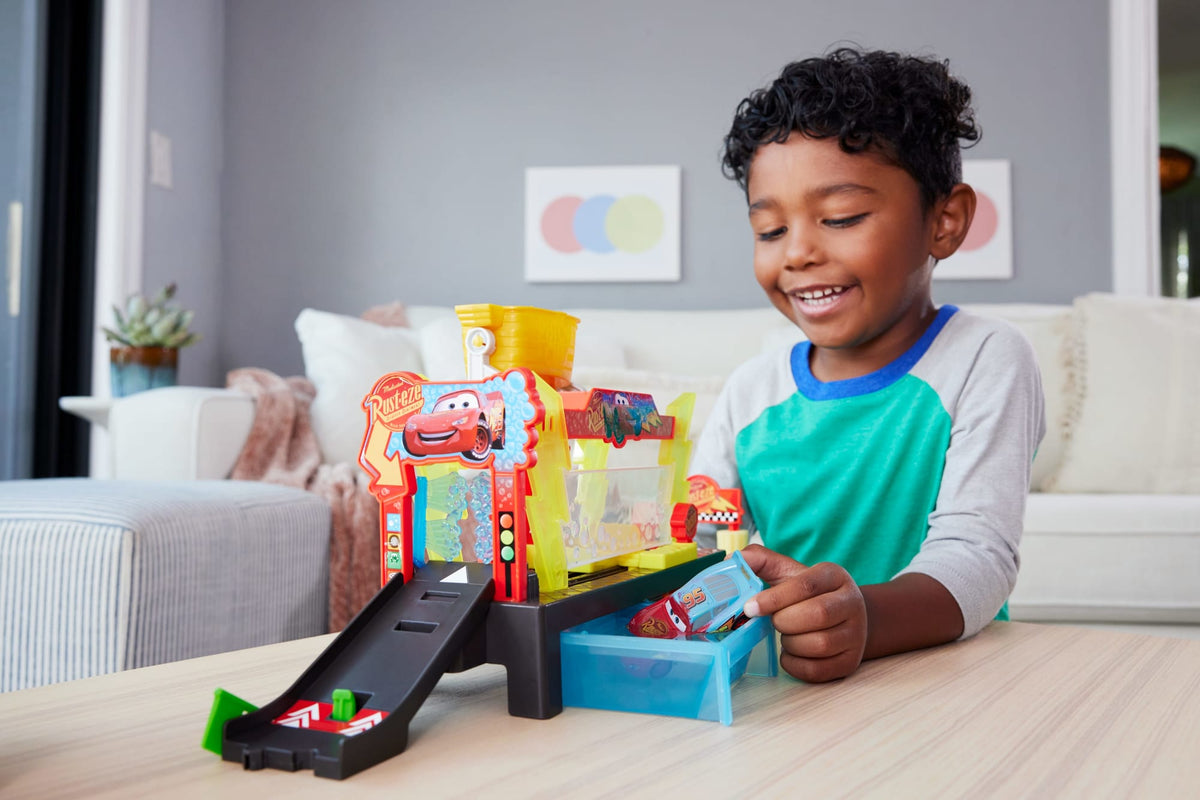 Disney And Pixar Cars Color Changers Race Ready Car Wash Playset & Color Changing Lightning Mcqueen